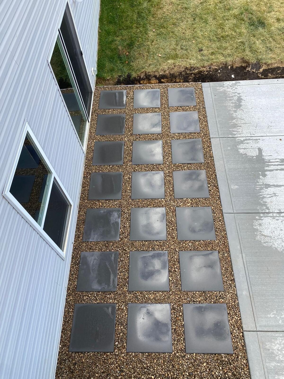 Grass joint concrete walkway